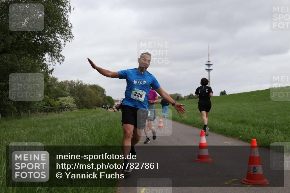 04.05.2025 - 8. Wedeler Halbmarathon Yannick Fuchs http://msf.ph/oto/7827861 04.05.2025 11:15:32 Laufen 8, 154, 228 meine-sportfotos.de