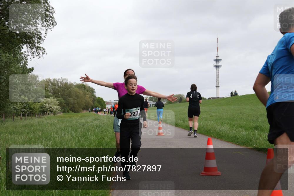 04.05.2025 - 8. Wedeler Halbmarathon Yannick Fuchs http://msf.ph/oto/7827897 04.05.2025 11:15:33 Laufen 227 meine-sportfotos.de
