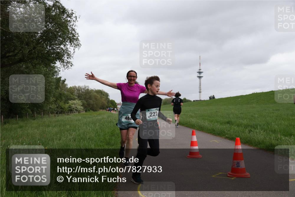 04.05.2025 - 8. Wedeler Halbmarathon Yannick Fuchs http://msf.ph/oto/7827933 04.05.2025 11:15:34 Laufen 484, 227 meine-sportfotos.de