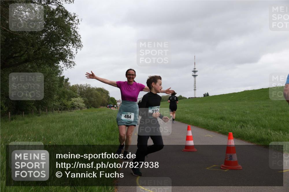 04.05.2025 - 8. Wedeler Halbmarathon Yannick Fuchs http://msf.ph/oto/7827938 04.05.2025 11:15:34 Laufen 484, 227 meine-sportfotos.de