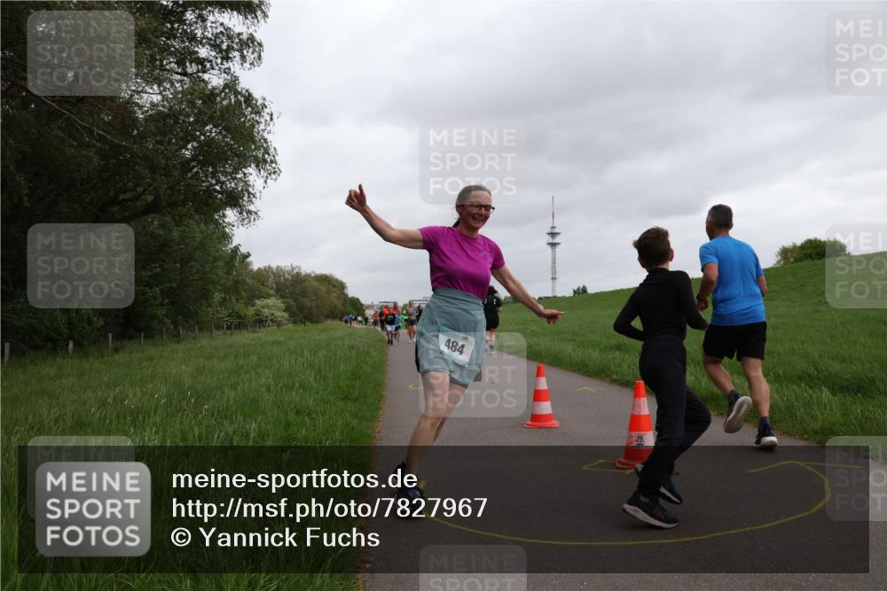 04.05.2025 - 8. Wedeler Halbmarathon Yannick Fuchs http://msf.ph/oto/7827967 04.05.2025 11:15:35 Laufen 484 meine-sportfotos.de