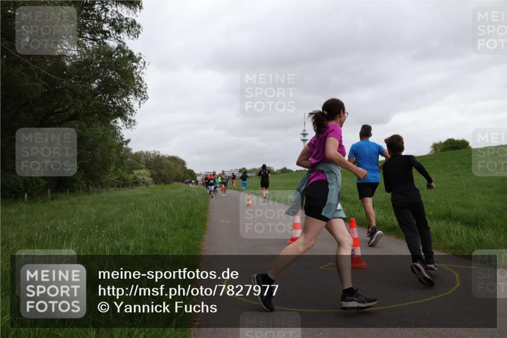 04.05.2025 - 8. Wedeler Halbmarathon Yannick Fuchs http://msf.ph/oto/7827977 04.05.2025 11:15:35 Laufen  meine-sportfotos.de