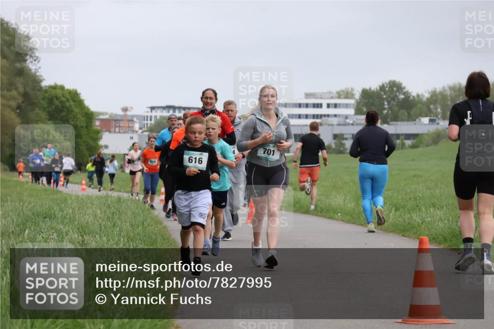 04.05.2025 - 8. Wedeler Halbmarathon Yannick Fuchs http://msf.ph/oto/7827995 04.05.2025 11:15:36 Laufen 616, 701 meine-sportfotos.de