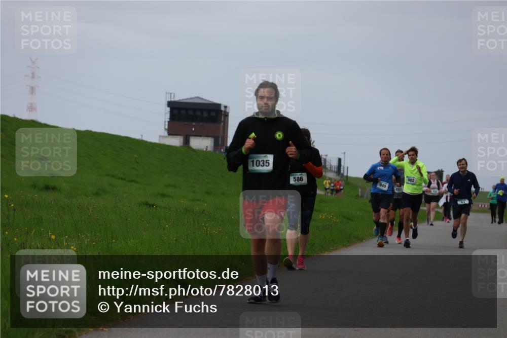 04.05.2025 - 8. Wedeler Halbmarathon Yannick Fuchs http://msf.ph/oto/7828013 04.05.2025 11:34:54 Laufen 1035, 586, 945, 851, 982, 2 meine-sportfotos.de
