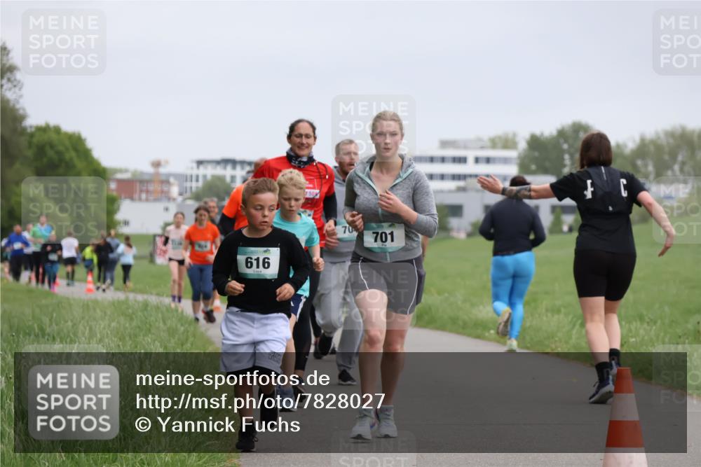 04.05.2025 - 8. Wedeler Halbmarathon Yannick Fuchs http://msf.ph/oto/7828027 04.05.2025 11:15:37 Laufen 616, 50, 70, 701 meine-sportfotos.de