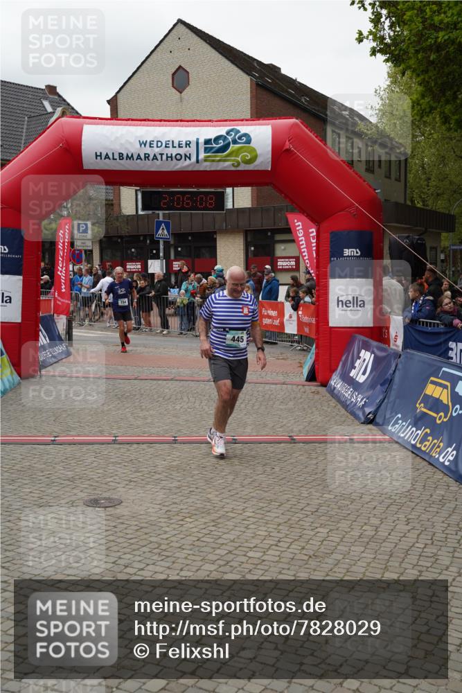 04.05.2025 - 8. Wedeler Halbmarathon Felixshl http://msf.ph/oto/7828029 04.05.2025 12:06:06 Ziel 154, 445, 469 meine-sportfotos.de