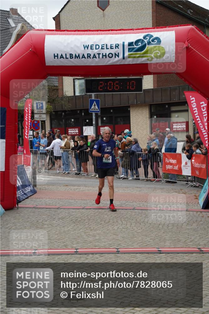 04.05.2025 - 8. Wedeler Halbmarathon Felixshl http://msf.ph/oto/7828065 04.05.2025 12:06:08 Ziel 154, 445 meine-sportfotos.de