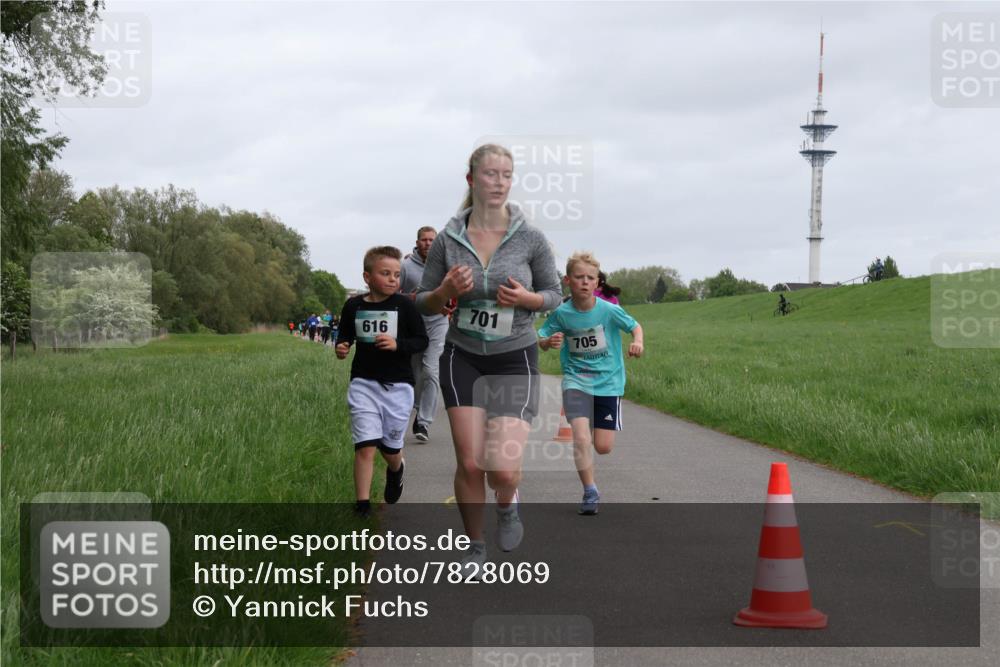 04.05.2025 - 8. Wedeler Halbmarathon Yannick Fuchs http://msf.ph/oto/7828069 04.05.2025 11:15:42 Laufen 616, 701, 705 meine-sportfotos.de