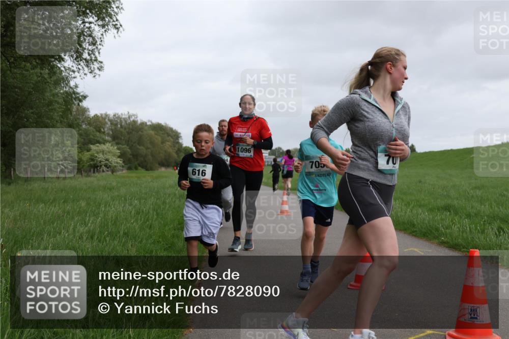 04.05.2025 - 8. Wedeler Halbmarathon Yannick Fuchs http://msf.ph/oto/7828090 04.05.2025 11:15:43 Laufen 616, 1096, 705, 70 meine-sportfotos.de