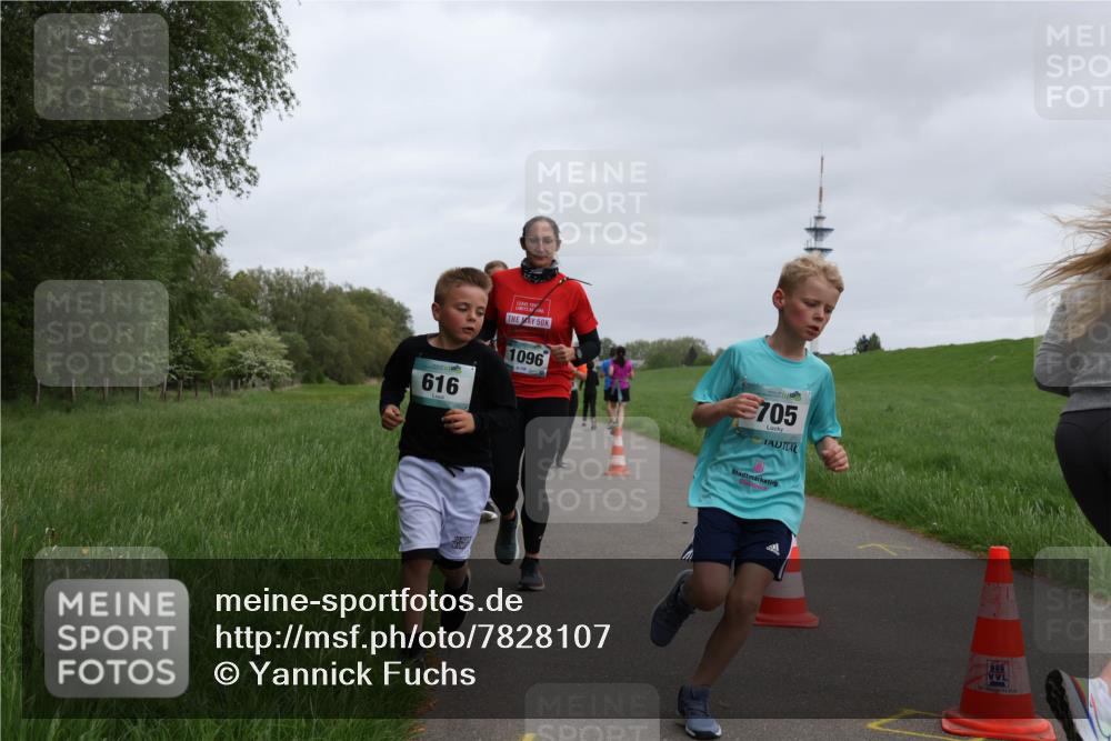 04.05.2025 - 8. Wedeler Halbmarathon Yannick Fuchs http://msf.ph/oto/7828107 04.05.2025 11:15:44 Laufen 616, 50, 1096, 705 meine-sportfotos.de