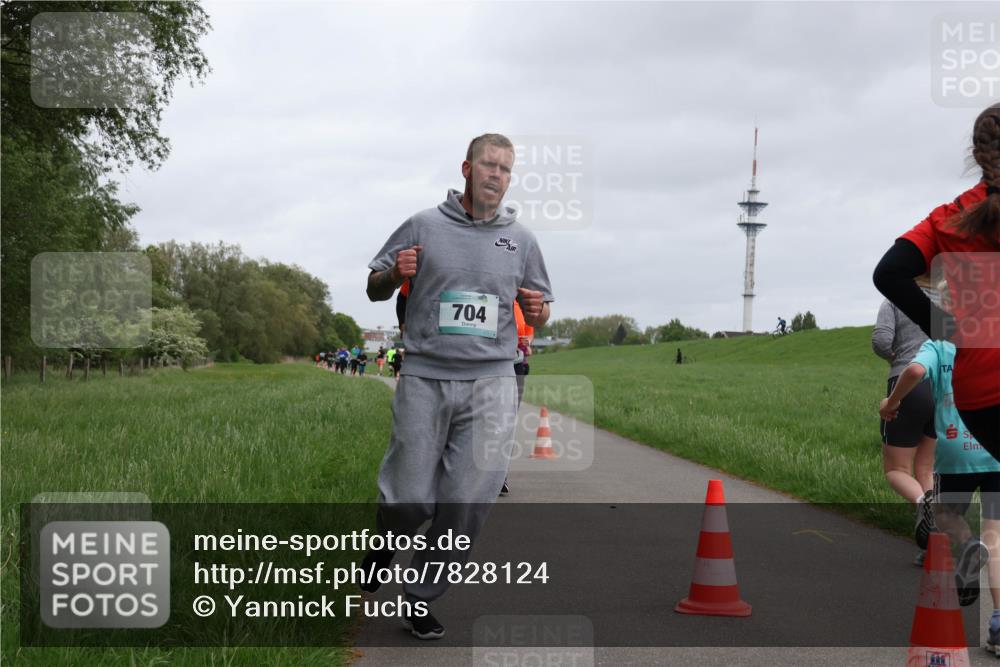 04.05.2025 - 8. Wedeler Halbmarathon Yannick Fuchs http://msf.ph/oto/7828124 04.05.2025 11:15:46 Laufen 704 meine-sportfotos.de