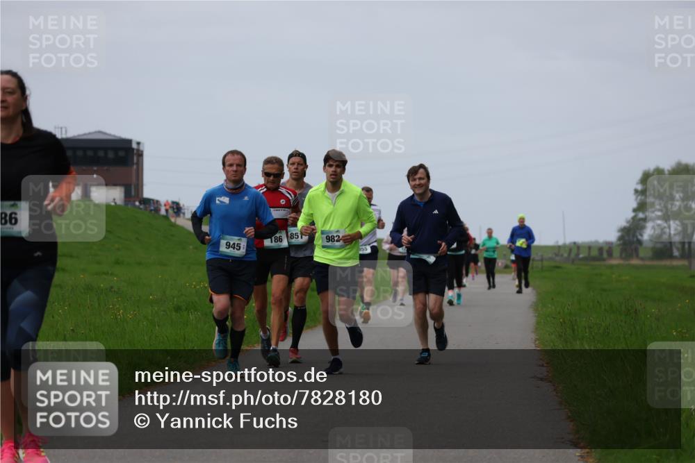04.05.2025 - 8. Wedeler Halbmarathon Yannick Fuchs http://msf.ph/oto/7828180 04.05.2025 11:35:02 Laufen 86, 945, 186, 851, 982, 855 meine-sportfotos.de