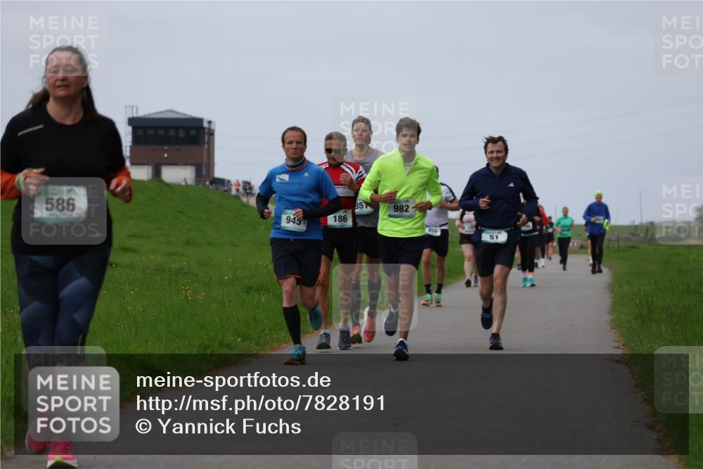 04.05.2025 - 8. Wedeler Halbmarathon Yannick Fuchs http://msf.ph/oto/7828191 04.05.2025 11:35:02 Laufen 586, 85, 982, 945, 186, 855, 51 meine-sportfotos.de