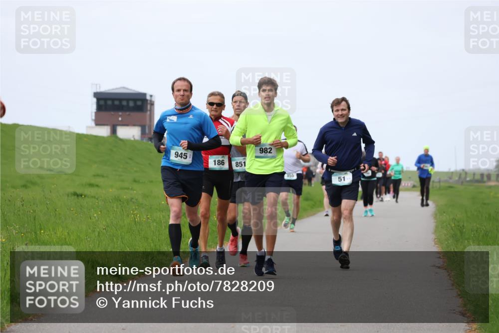 04.05.2025 - 8. Wedeler Halbmarathon Yannick Fuchs http://msf.ph/oto/7828209 04.05.2025 11:35:03 Laufen 945, 186, 851, 982, 855, 51 meine-sportfotos.de