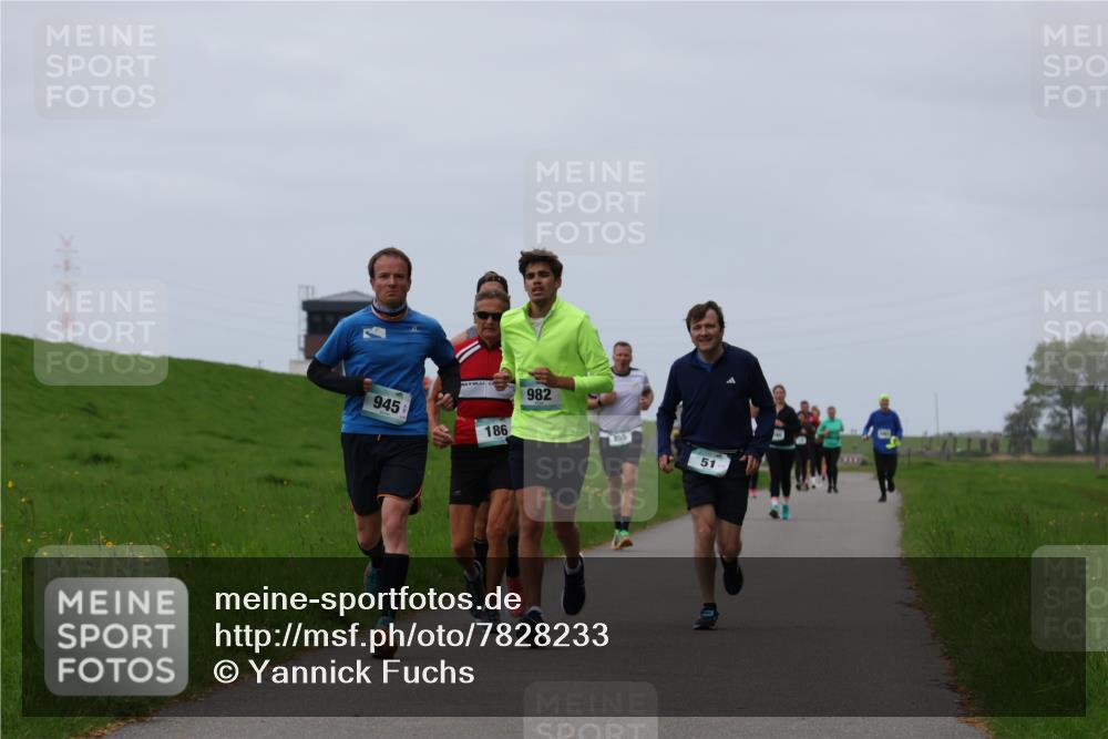 04.05.2025 - 8. Wedeler Halbmarathon Yannick Fuchs http://msf.ph/oto/7828233 04.05.2025 11:35:04 Laufen 945, 186, 982, 51 meine-sportfotos.de
