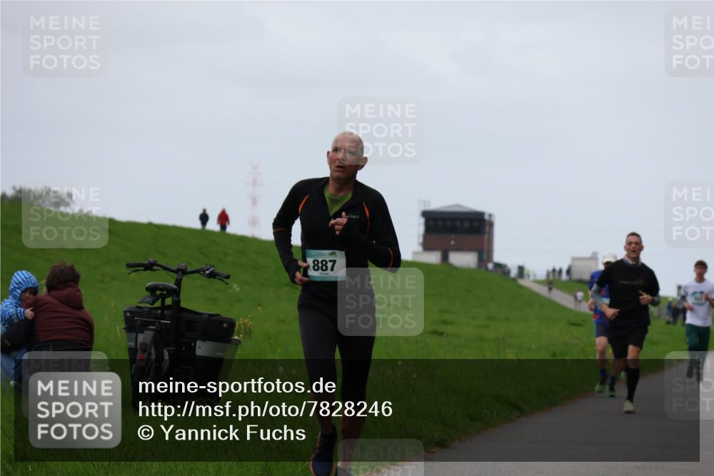 04.05.2025 - 8. Wedeler Halbmarathon Yannick Fuchs http://msf.ph/oto/7828246 04.05.2025 11:15:55 Laufen 887 meine-sportfotos.de