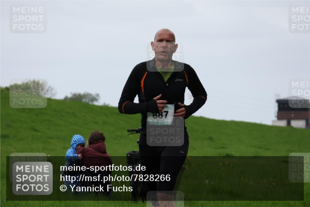 04.05.2025 - 8. Wedeler Halbmarathon Yannick Fuchs http://msf.ph/oto/7828266 04.05.2025 11:15:56 Laufen 887 meine-sportfotos.de