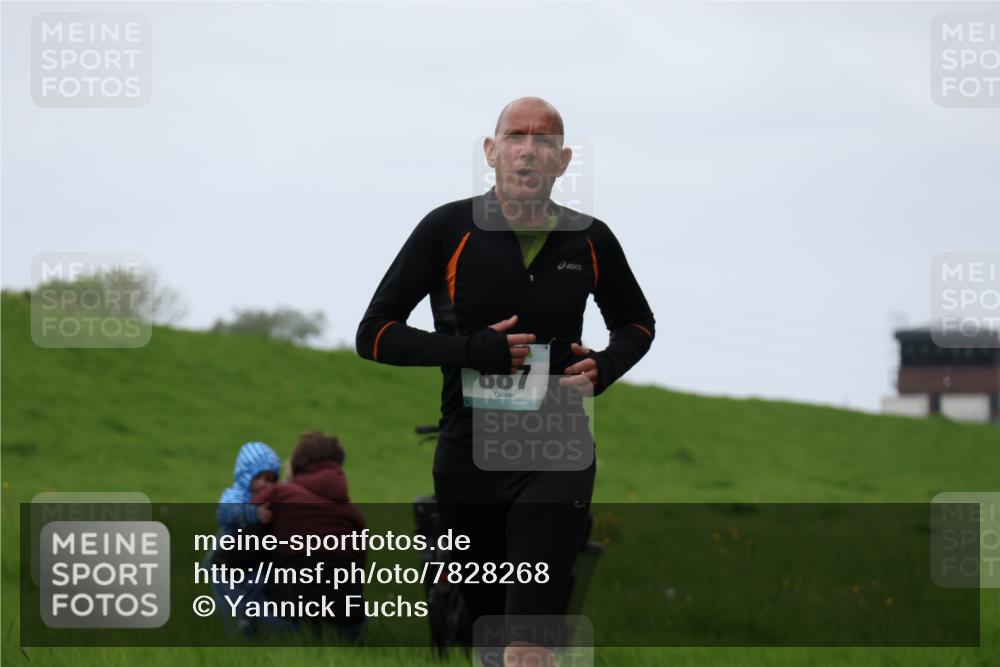 04.05.2025 - 8. Wedeler Halbmarathon Yannick Fuchs http://msf.ph/oto/7828268 04.05.2025 11:15:56 Laufen 867 meine-sportfotos.de