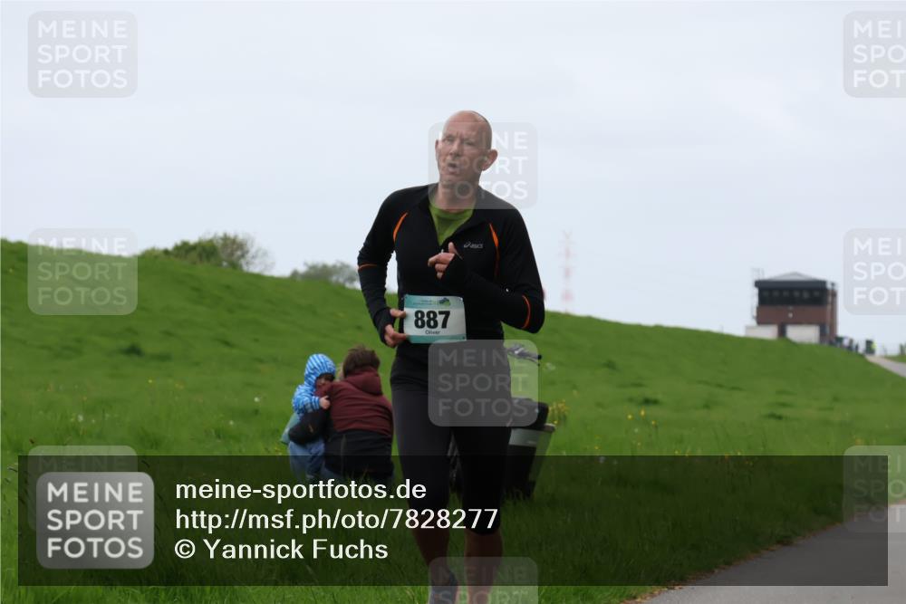 04.05.2025 - 8. Wedeler Halbmarathon Yannick Fuchs http://msf.ph/oto/7828277 04.05.2025 11:15:57 Laufen 887 meine-sportfotos.de