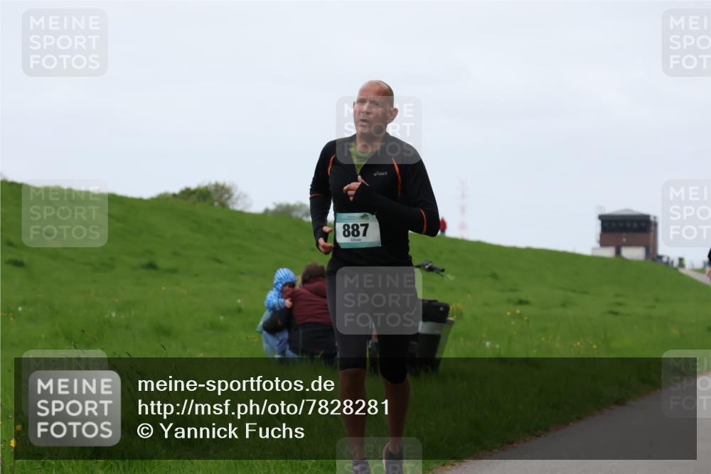04.05.2025 - 8. Wedeler Halbmarathon Yannick Fuchs http://msf.ph/oto/7828281 04.05.2025 11:15:57 Laufen 887 meine-sportfotos.de