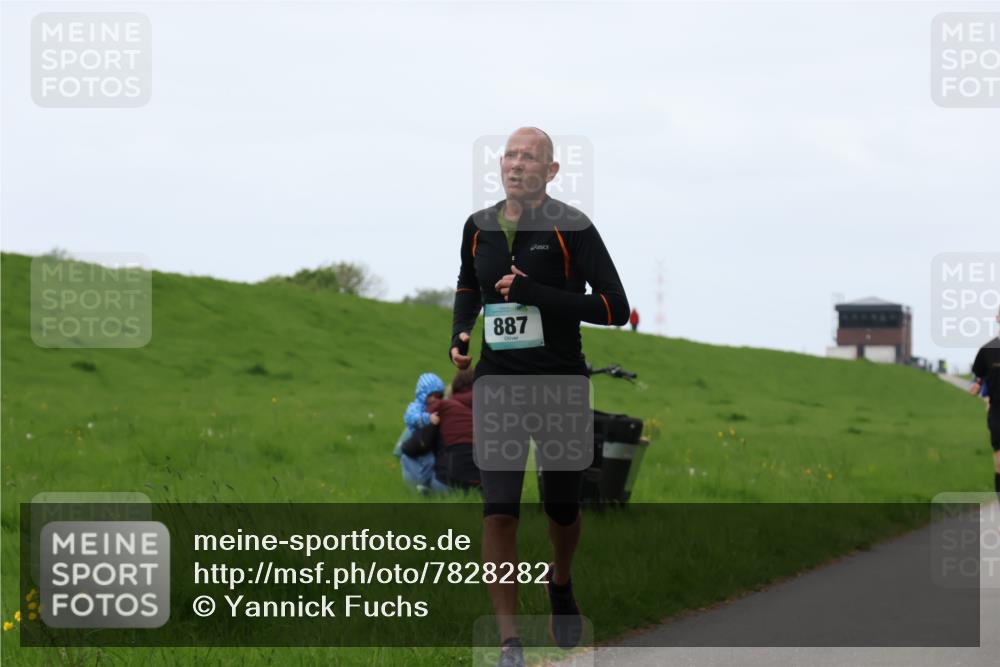 04.05.2025 - 8. Wedeler Halbmarathon Yannick Fuchs http://msf.ph/oto/7828282 04.05.2025 11:15:57 Laufen 887 meine-sportfotos.de