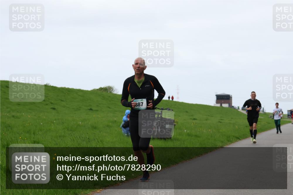 04.05.2025 - 8. Wedeler Halbmarathon Yannick Fuchs http://msf.ph/oto/7828290 04.05.2025 11:15:57 Laufen 387 meine-sportfotos.de