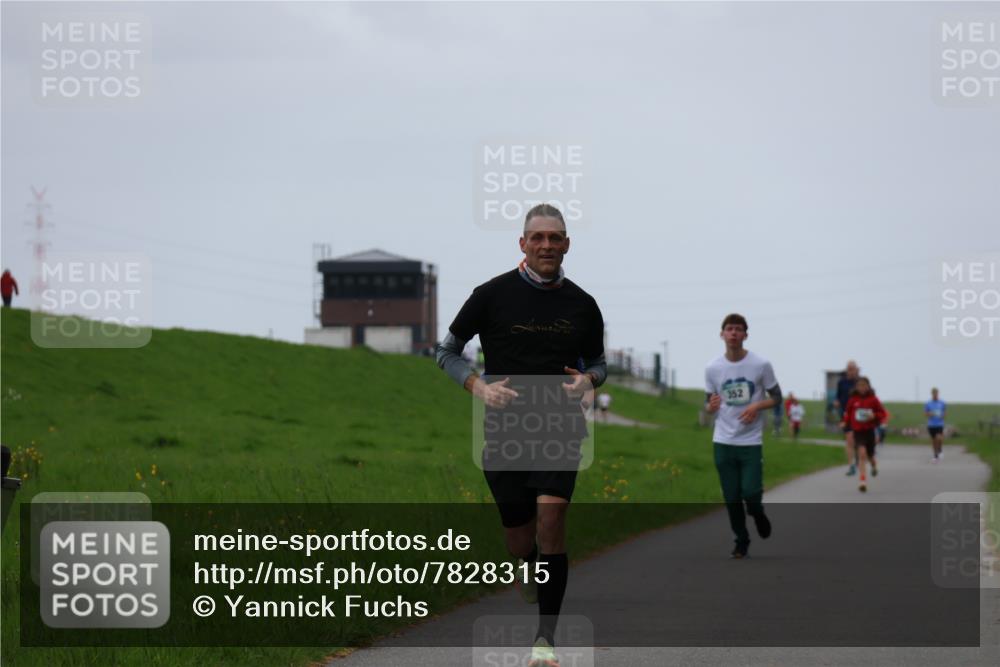 04.05.2025 - 8. Wedeler Halbmarathon Yannick Fuchs http://msf.ph/oto/7828315 04.05.2025 11:15:58 Laufen 352 meine-sportfotos.de