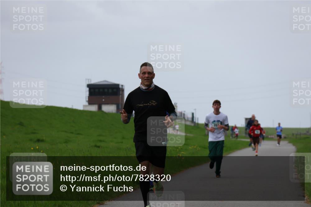 04.05.2025 - 8. Wedeler Halbmarathon Yannick Fuchs http://msf.ph/oto/7828320 04.05.2025 11:15:59 Laufen 352 meine-sportfotos.de