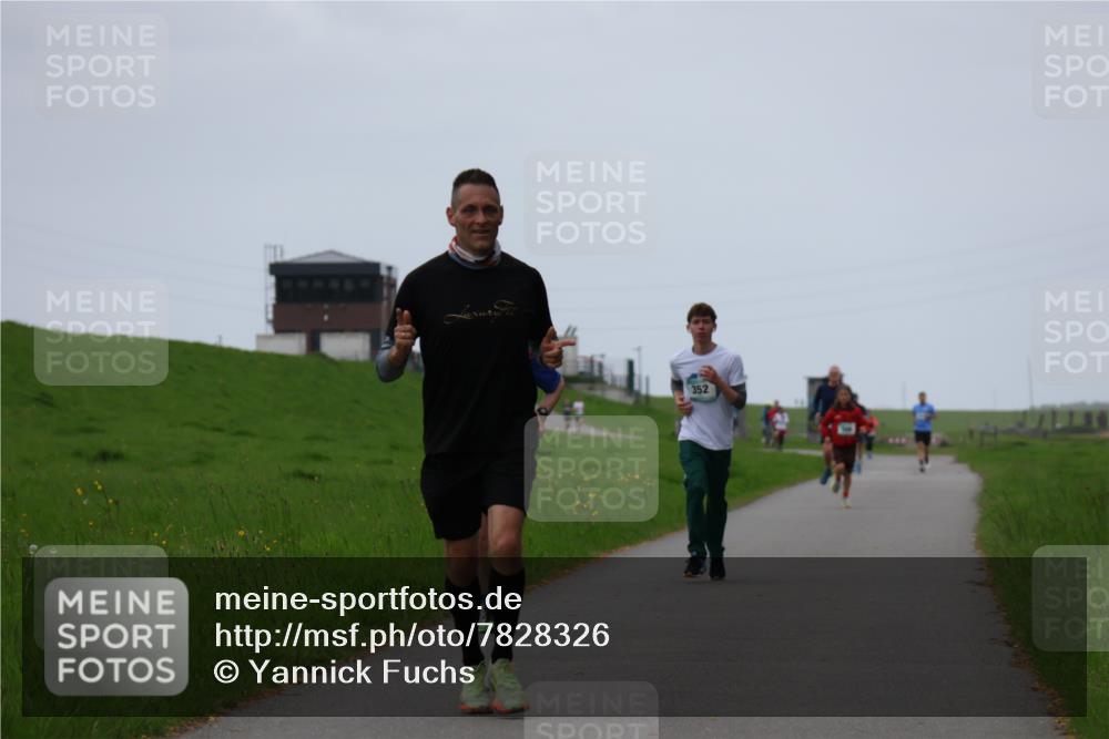 04.05.2025 - 8. Wedeler Halbmarathon Yannick Fuchs http://msf.ph/oto/7828326 04.05.2025 11:15:59 Laufen 352 meine-sportfotos.de