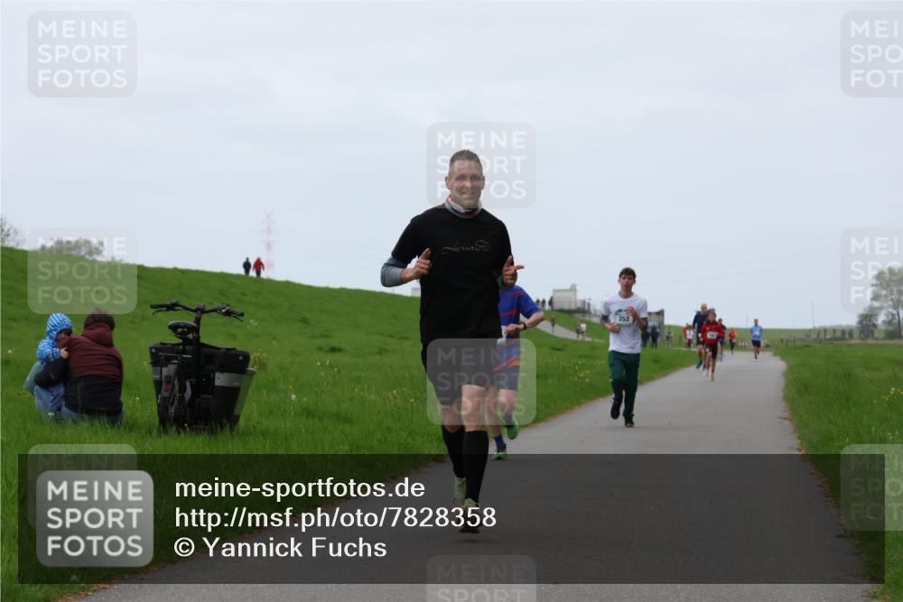 04.05.2025 - 8. Wedeler Halbmarathon Yannick Fuchs http://msf.ph/oto/7828358 04.05.2025 11:16:00 Laufen 352 meine-sportfotos.de