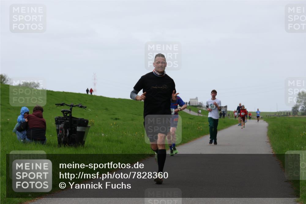 04.05.2025 - 8. Wedeler Halbmarathon Yannick Fuchs http://msf.ph/oto/7828360 04.05.2025 11:16:00 Laufen 352 meine-sportfotos.de