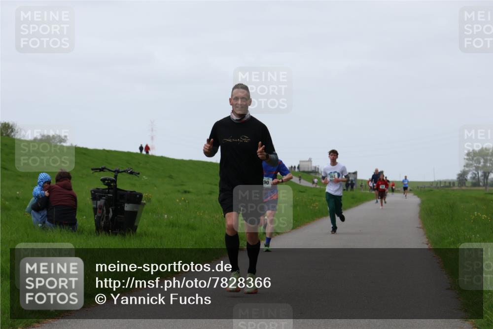 04.05.2025 - 8. Wedeler Halbmarathon Yannick Fuchs http://msf.ph/oto/7828366 04.05.2025 11:16:01 Laufen 90 meine-sportfotos.de