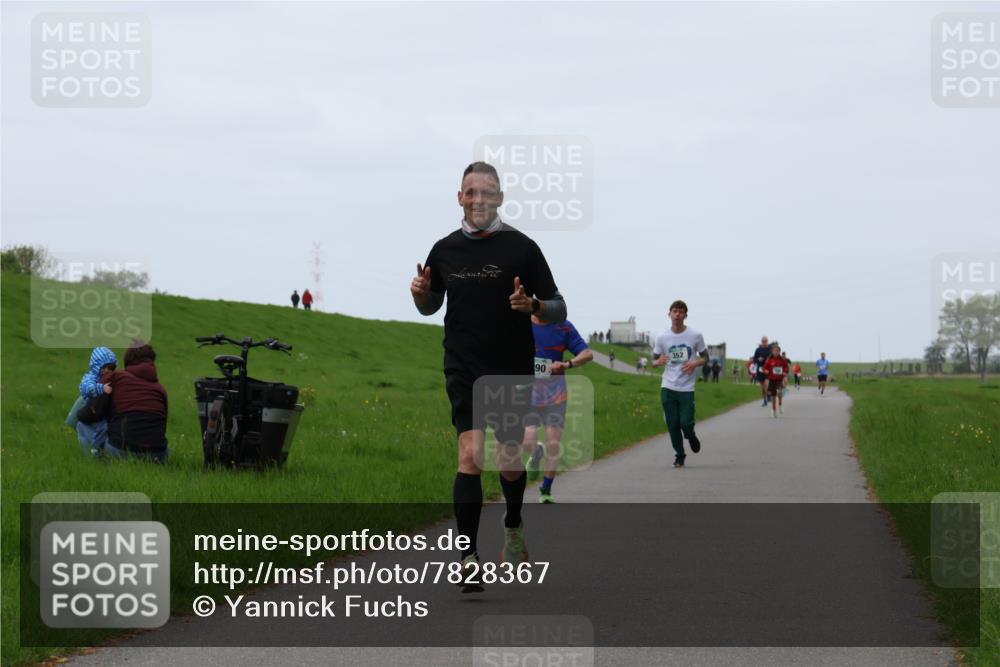 04.05.2025 - 8. Wedeler Halbmarathon Yannick Fuchs http://msf.ph/oto/7828367 04.05.2025 11:16:01 Laufen 90 meine-sportfotos.de