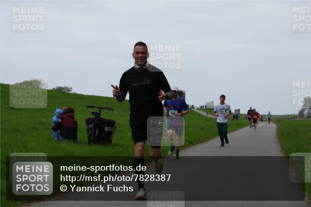 04.05.2025 - 8. Wedeler Halbmarathon Yannick Fuchs http://msf.ph/oto/7828387 04.05.2025 11:16:01 Laufen 2, 790 meine-sportfotos.de