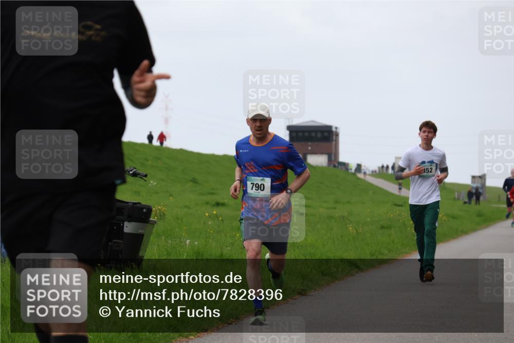 04.05.2025 - 8. Wedeler Halbmarathon Yannick Fuchs http://msf.ph/oto/7828396 04.05.2025 11:16:02 Laufen 790, 352 meine-sportfotos.de