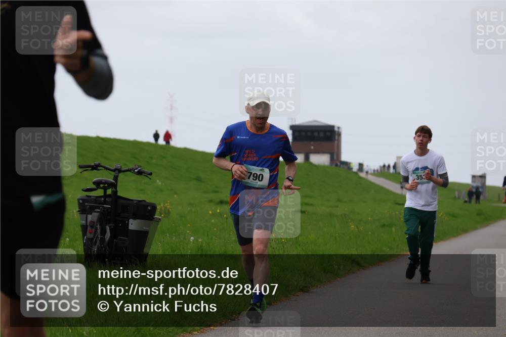 04.05.2025 - 8. Wedeler Halbmarathon Yannick Fuchs http://msf.ph/oto/7828407 04.05.2025 11:16:02 Laufen 790, 353 meine-sportfotos.de