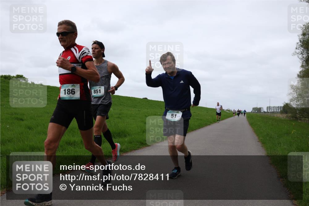 04.05.2025 - 8. Wedeler Halbmarathon Yannick Fuchs http://msf.ph/oto/7828411 04.05.2025 11:35:13 Laufen 186, 851, 51, 79 meine-sportfotos.de