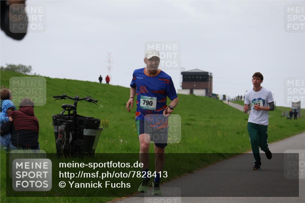 04.05.2025 - 8. Wedeler Halbmarathon Yannick Fuchs http://msf.ph/oto/7828413 04.05.2025 11:16:03 Laufen 790, 252 meine-sportfotos.de
