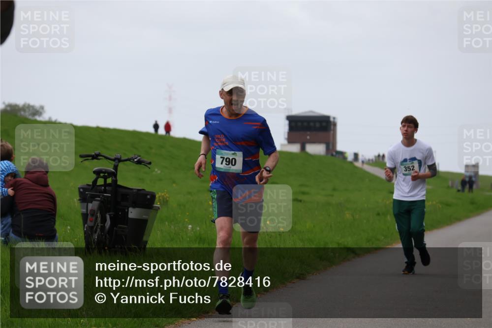 04.05.2025 - 8. Wedeler Halbmarathon Yannick Fuchs http://msf.ph/oto/7828416 04.05.2025 11:16:03 Laufen 790, 352 meine-sportfotos.de