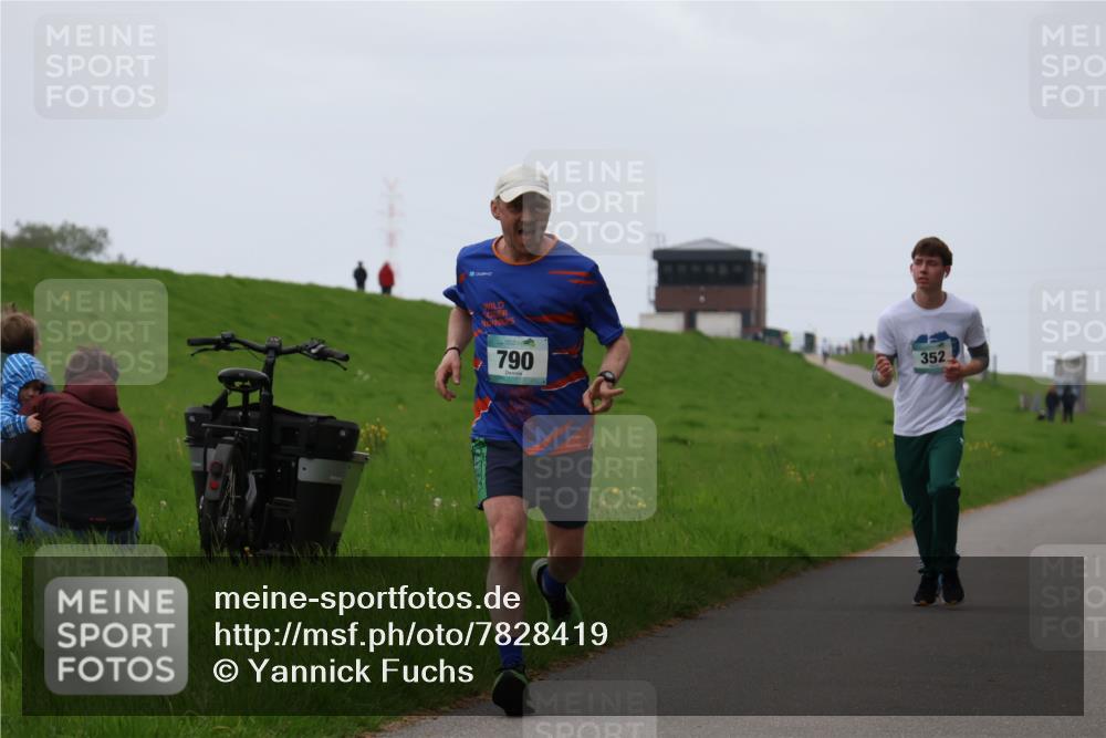 04.05.2025 - 8. Wedeler Halbmarathon Yannick Fuchs http://msf.ph/oto/7828419 04.05.2025 11:16:03 Laufen 790, 352 meine-sportfotos.de