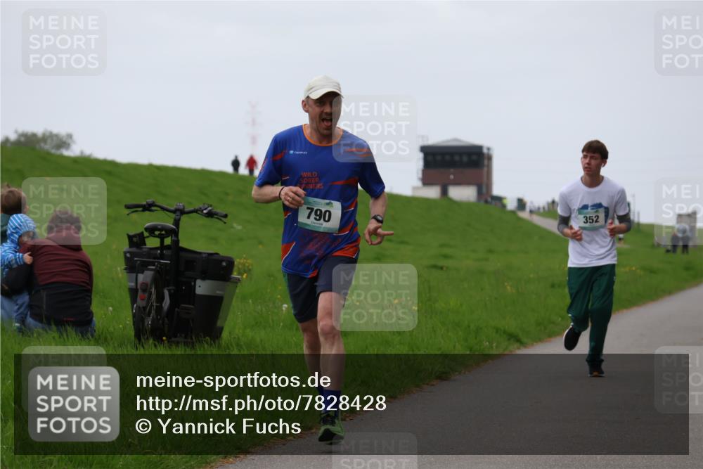 04.05.2025 - 8. Wedeler Halbmarathon Yannick Fuchs http://msf.ph/oto/7828428 04.05.2025 11:16:03 Laufen 790, 352 meine-sportfotos.de