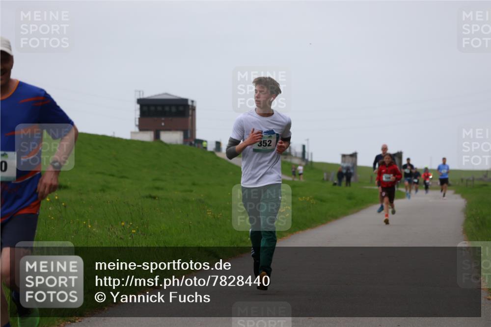 04.05.2025 - 8. Wedeler Halbmarathon Yannick Fuchs http://msf.ph/oto/7828440 04.05.2025 11:16:04 Laufen 0, 352 meine-sportfotos.de