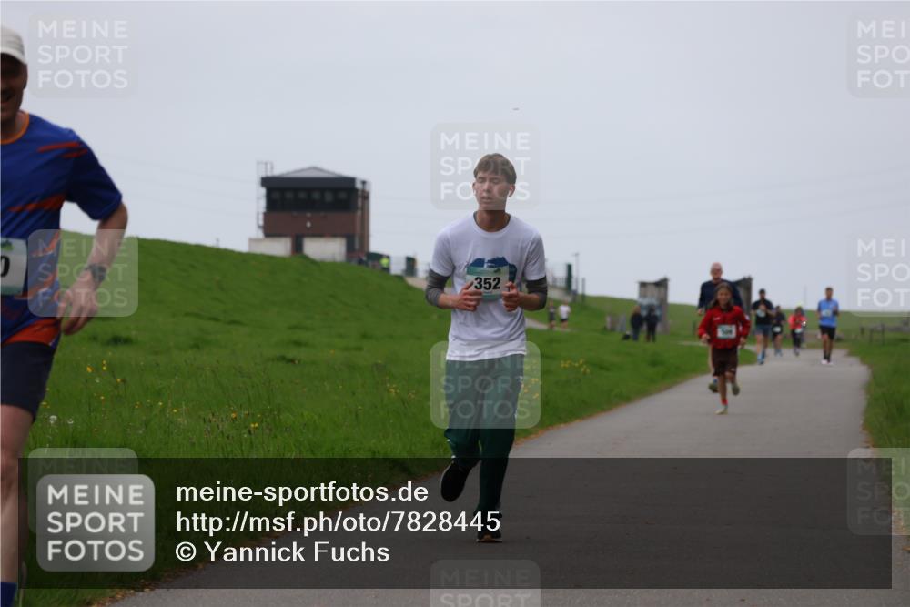 04.05.2025 - 8. Wedeler Halbmarathon Yannick Fuchs http://msf.ph/oto/7828445 04.05.2025 11:16:04 Laufen 352 meine-sportfotos.de
