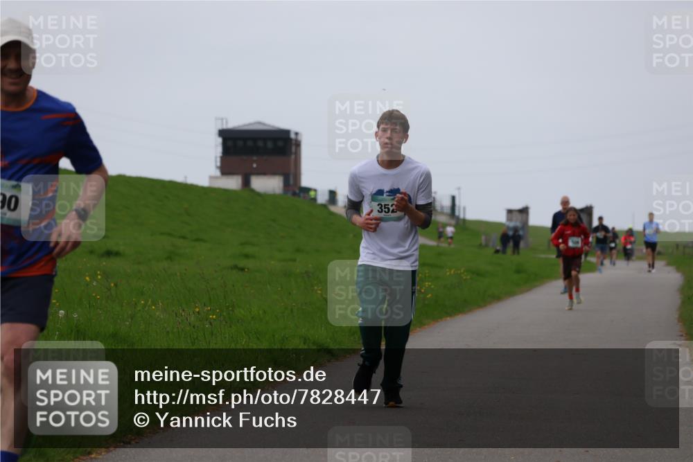 04.05.2025 - 8. Wedeler Halbmarathon Yannick Fuchs http://msf.ph/oto/7828447 04.05.2025 11:16:04 Laufen 90, 352 meine-sportfotos.de