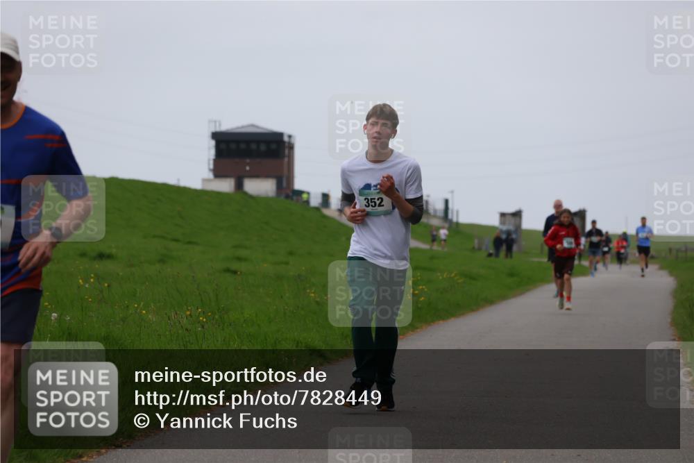 04.05.2025 - 8. Wedeler Halbmarathon Yannick Fuchs http://msf.ph/oto/7828449 04.05.2025 11:16:04 Laufen 352 meine-sportfotos.de