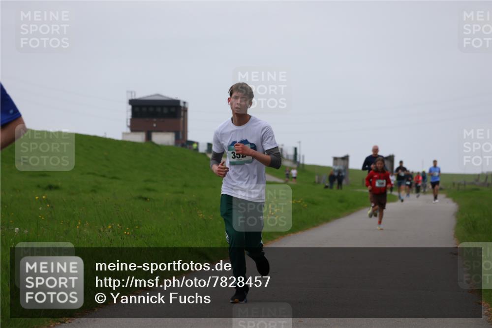 04.05.2025 - 8. Wedeler Halbmarathon Yannick Fuchs http://msf.ph/oto/7828457 04.05.2025 11:16:04 Laufen 35 meine-sportfotos.de
