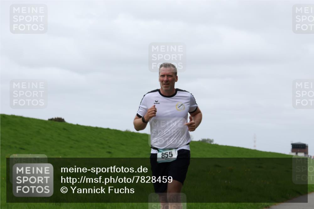 04.05.2025 - 8. Wedeler Halbmarathon Yannick Fuchs http://msf.ph/oto/7828459 04.05.2025 11:35:17 Laufen 855 meine-sportfotos.de