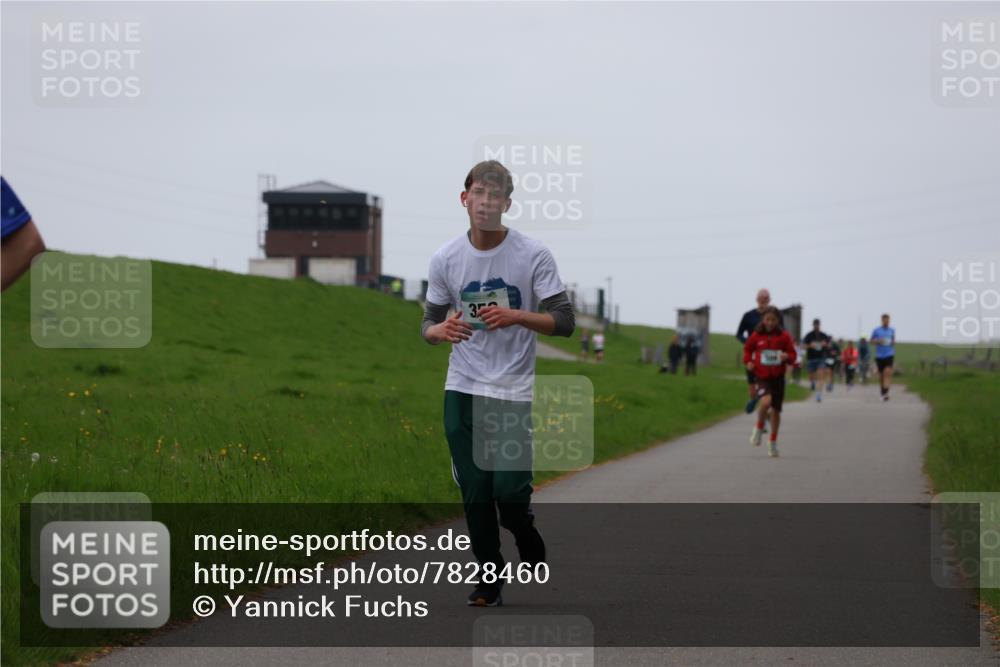 04.05.2025 - 8. Wedeler Halbmarathon Yannick Fuchs http://msf.ph/oto/7828460 04.05.2025 11:16:04 Laufen  meine-sportfotos.de