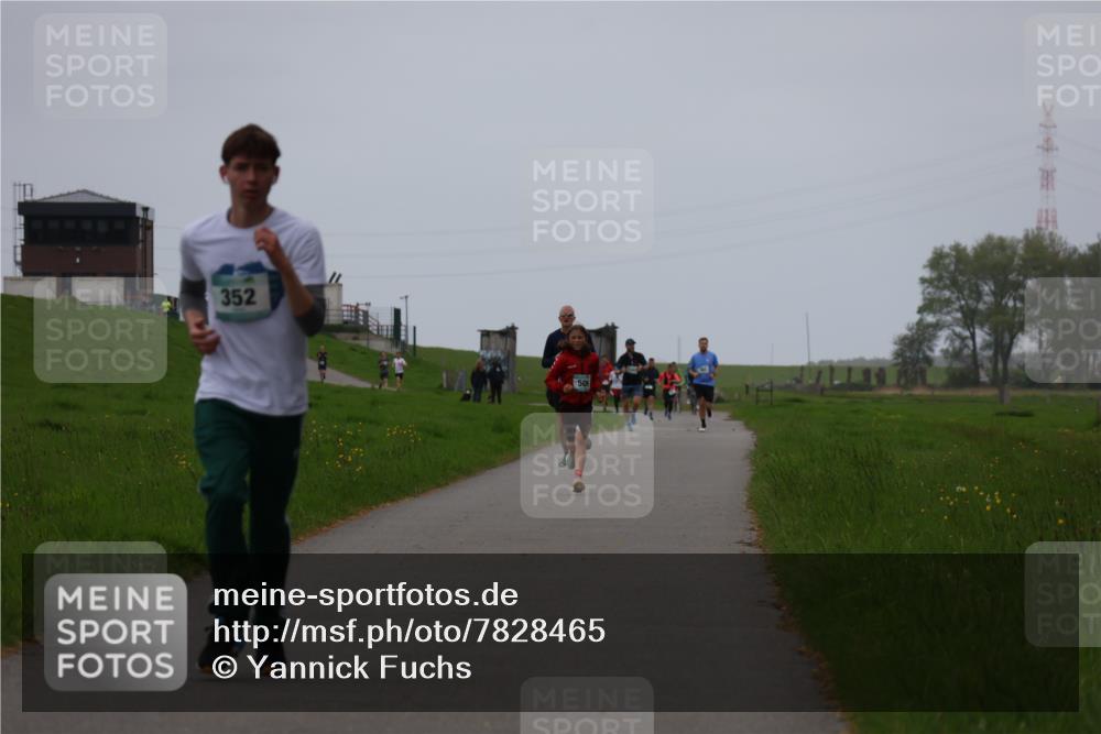 04.05.2025 - 8. Wedeler Halbmarathon Yannick Fuchs http://msf.ph/oto/7828465 04.05.2025 11:16:05 Laufen 352 meine-sportfotos.de