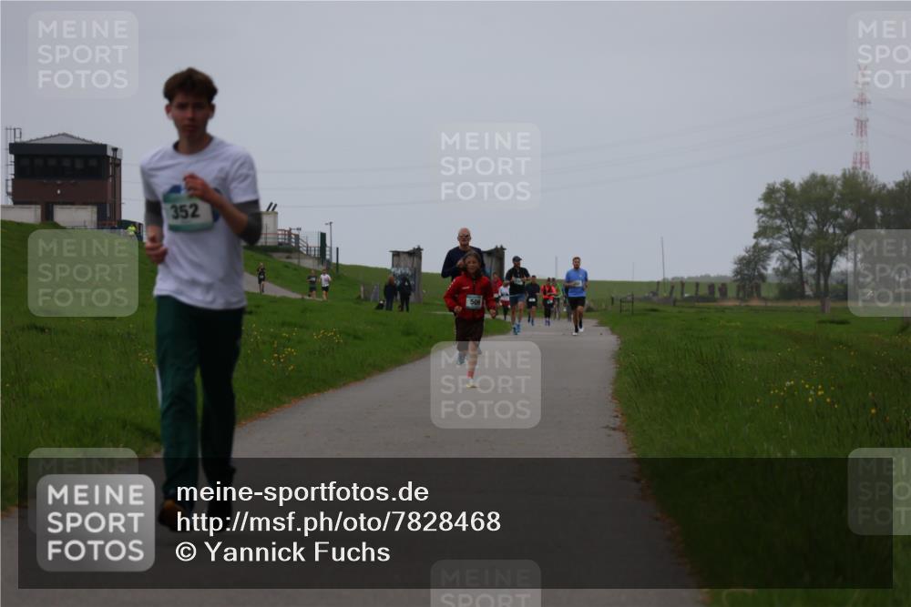 04.05.2025 - 8. Wedeler Halbmarathon Yannick Fuchs http://msf.ph/oto/7828468 04.05.2025 11:16:05 Laufen 352 meine-sportfotos.de